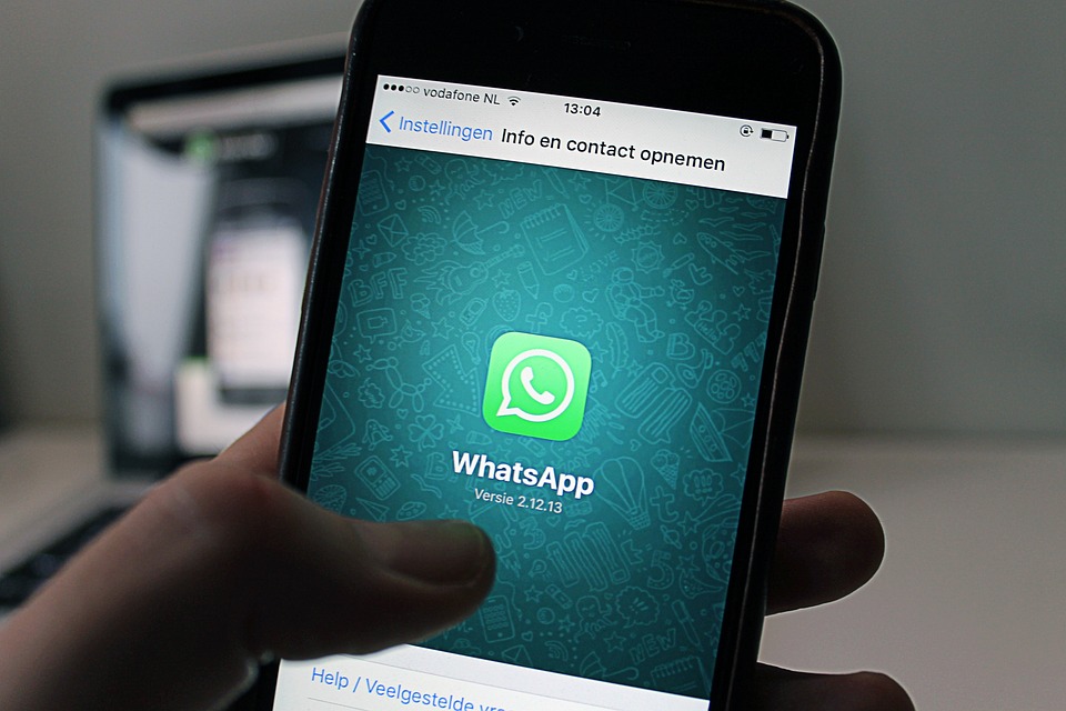 Claro! Aqui estão 10 títulos diferentes sobre o tema de cobrança por WhatsApp: