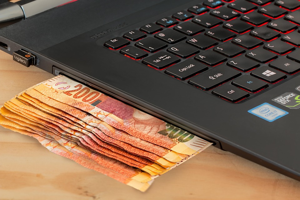 Claro! Aqui estão 10 sugestões de títulos de artigos otimizados para SEO sobre empréstimo pessoal online: