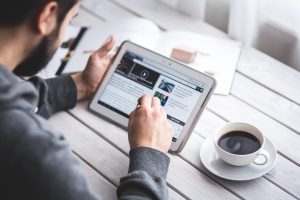 Claro! Aqui estão 10 títulos de artigos diferentes sobre o tema advogado online, utilizando formatos variados: