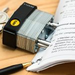 Claro! Aqui estão 10 títulos diferentes sobre o tema contratar seguro online: