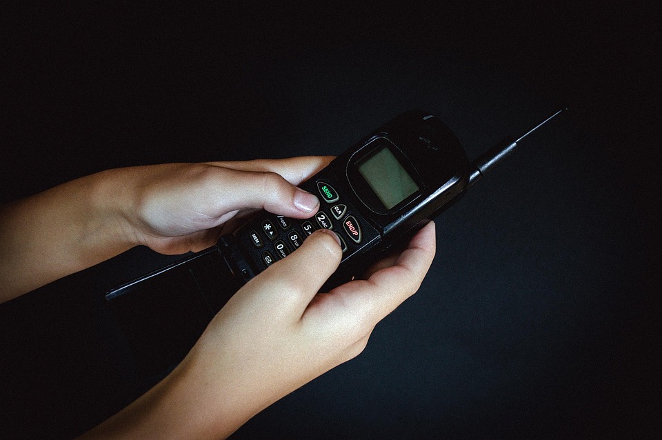 Como a Linguagem Pode Influenciar a Resposta em Cobranças por SMS