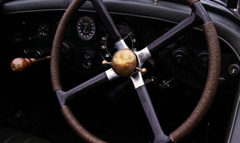 Descubra o que a placa do seu carro revela sobre seu passado!