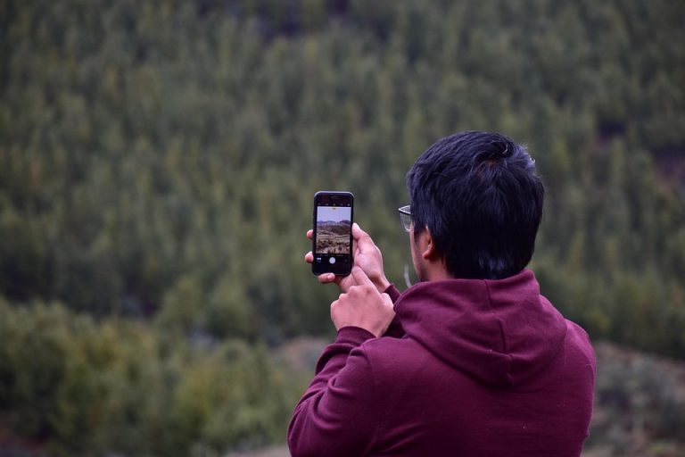 Empréstimo Pessoal: É Seguro Fazer Pelo Celular?