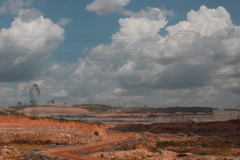 Entenda as Diferenças entre Empréstimos e Cartões de Crédito para Comércio