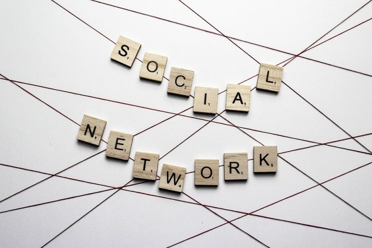 Movimentos Sociais na Era Digital: Uma Nova Forma de Protesto?