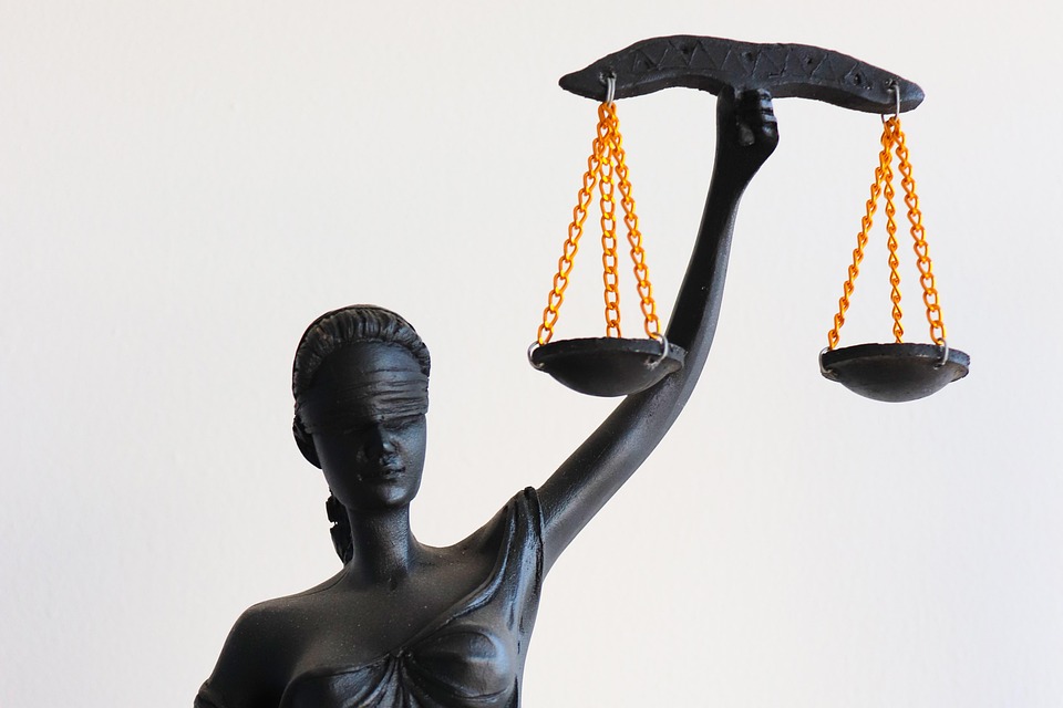 Orientação Jurídica Online: Vantagens e Desafios da Era Digital