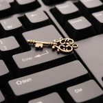 Os Melhores Sites e Serviços Para Limpar Seu Nome Online