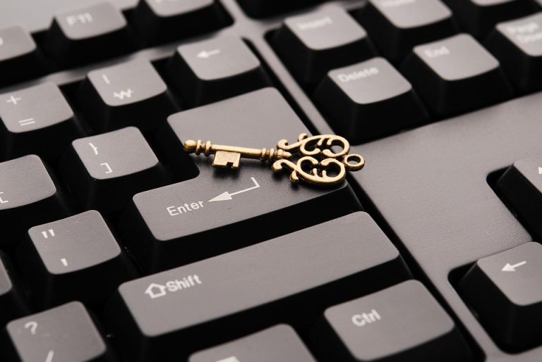 Os Melhores Sites e Serviços Para Limpar Seu Nome Online