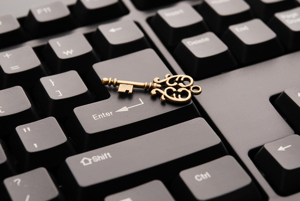 Os Melhores Sites e Serviços Para Limpar Seu Nome Online