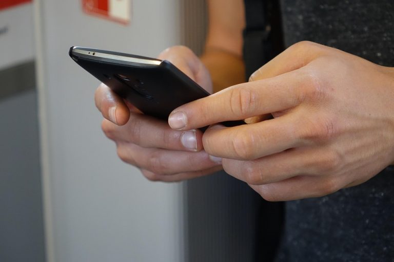 Telegrama ou WhatsApp: Qual é o Melhor Canal para Cobranças?