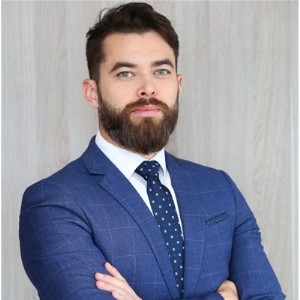 author.jpg._PROC_AC461216AT1AP11.jpg