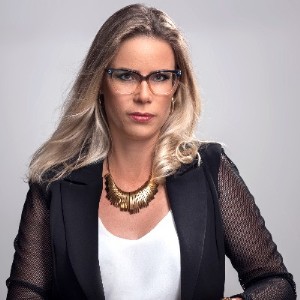 author.jpg._PROC_AC463269AT1AP11.jpg