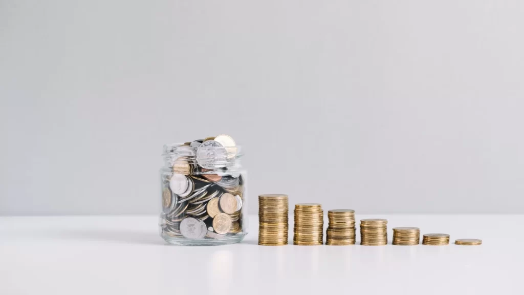 moedas-tributos-recursos-dinheiro-financas-freepik.webp